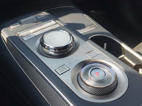 Used 2023 Genesis GV70 2.5T w/ Sport Prestige Package image 30