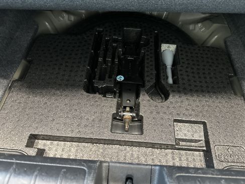 Used 2018 Honda Accord EX image 26