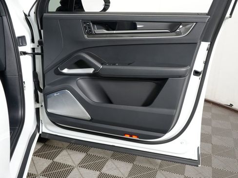 Certified 2024 Porsche Cayenne Turbo image 42
