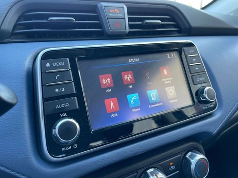 Used 2025 Nissan Versa SV image 20