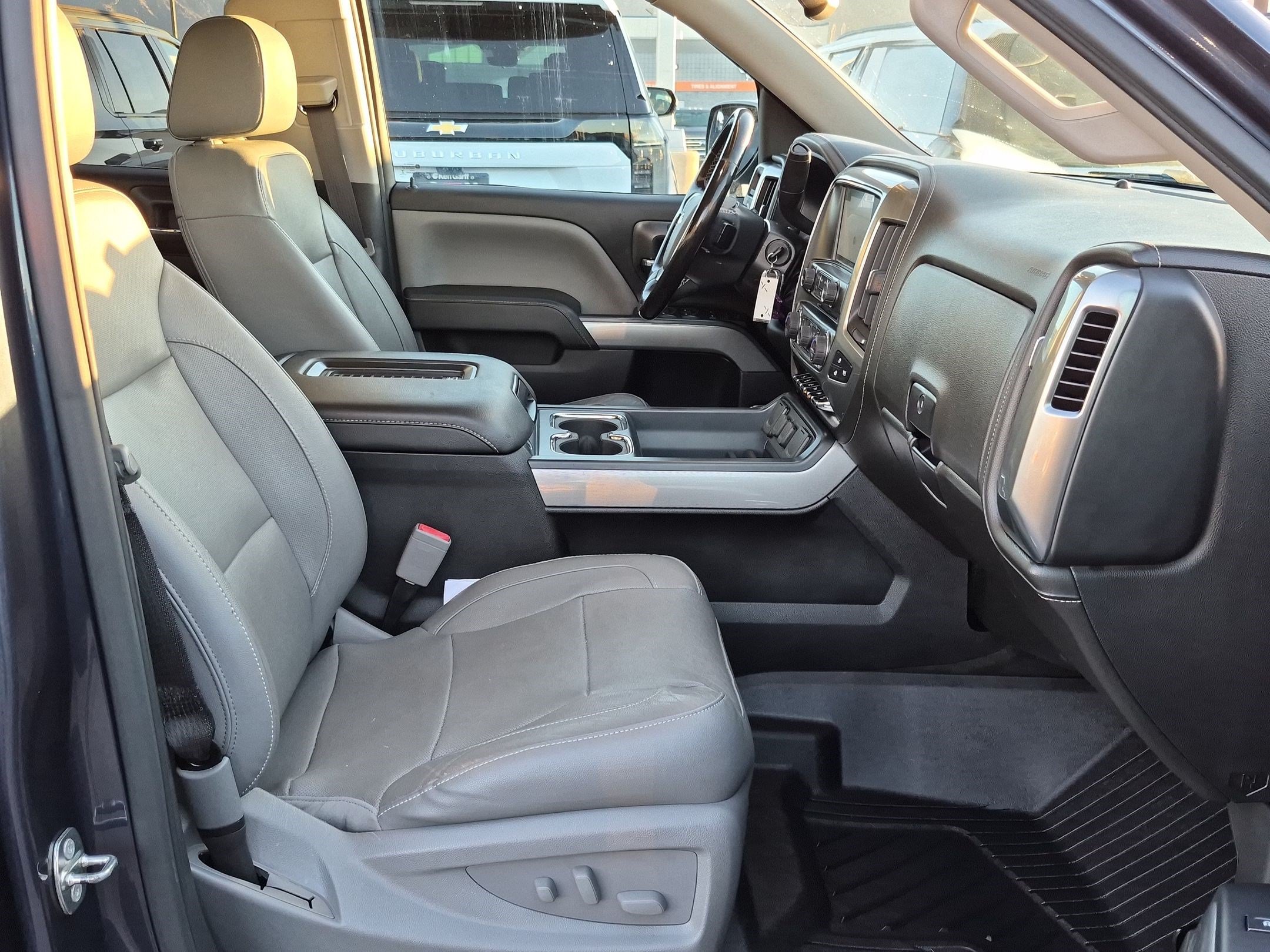 Used 2018 Chevrolet Silverado 1500 LTZ Z71 w/ Centennial Edition AWD/4WD image 31