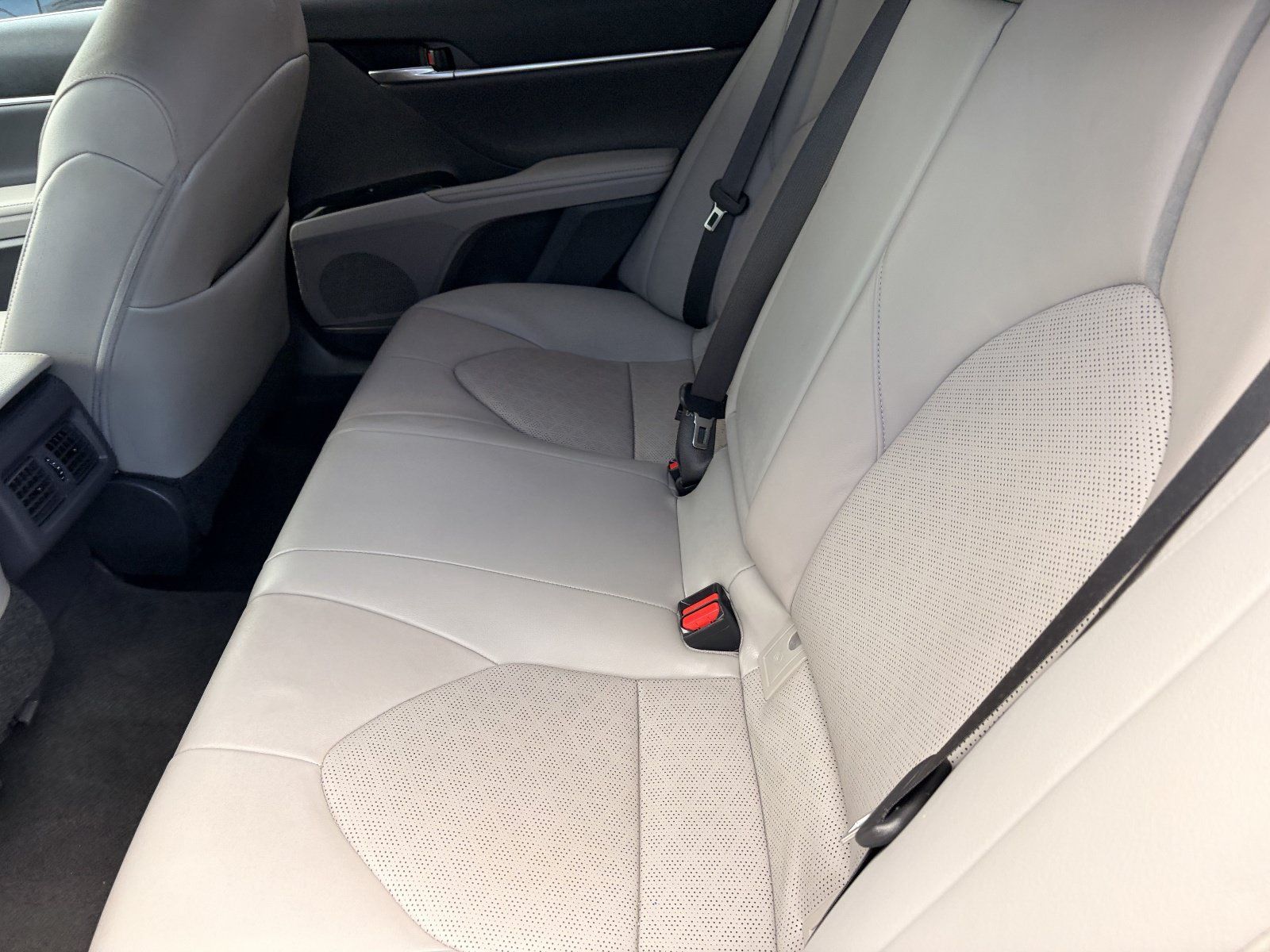 Used 2020 Toyota Camry XSE w/ Carpet Mat Package FWD image 15