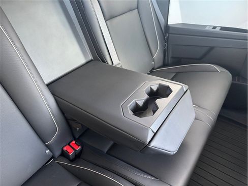 Used 2024 Tesla Cybertruck AWD Crew Cab image 42