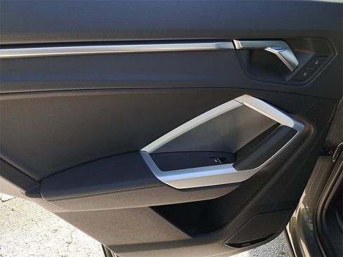 New 2025 Audi Q3 2.0T Premium image 29