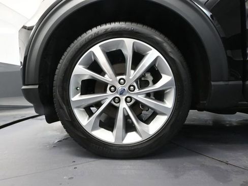 Used 2023 Ford Explorer Platinum w/ Technology Package image 17