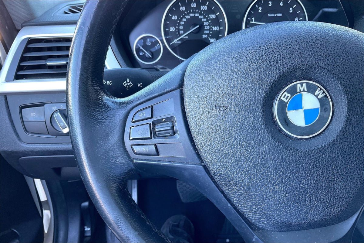 Used 2013 BMW 328i Sedan RWD image 18