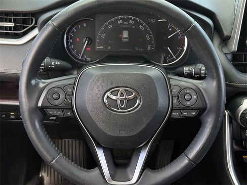 Used 2019 Toyota RAV4 Limited w/ Advanced Technology Package image 13