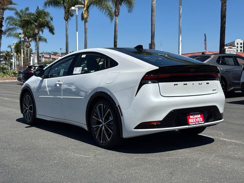 New 2027 Toyota Prius Limited FWD image 11