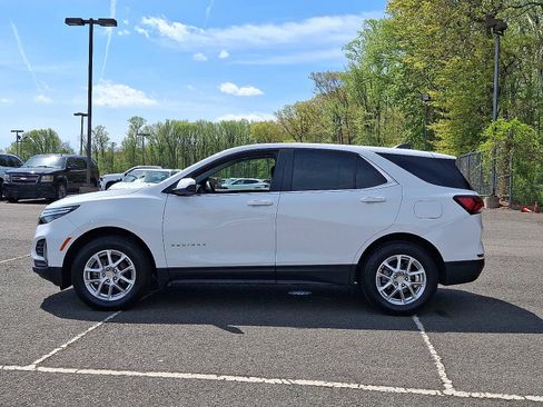 Used 2023 Chevrolet Equinox LT image 4