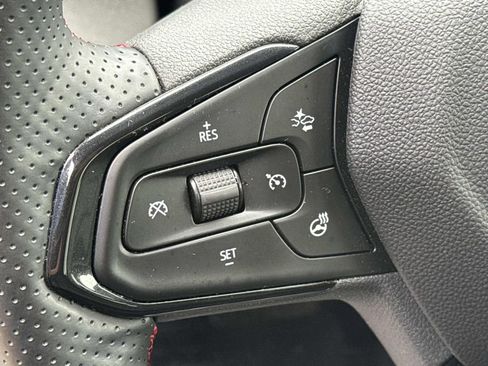Used 2025 Chevrolet Trax RS w/ Driver Confidence Package FWD image 21