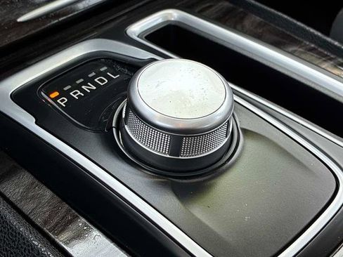 Used 2016 Chrysler 300 Limited w/ 300 Premium Group image 28