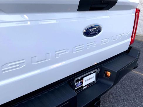 Used 2023 Ford F250 XL image 29