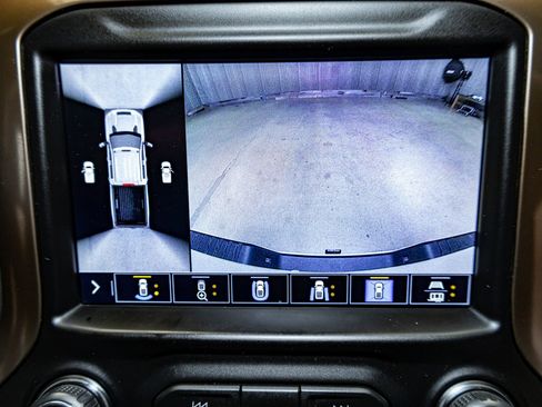 Used 2020 Chevrolet Silverado 2500 High Country w/ Z71 Off-Road Package image 18