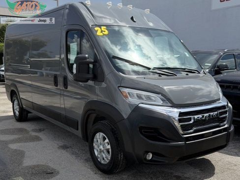 Used 2025 RAM ProMaster 2500 w/ Quick Order Package 22G SLT FWD image 1