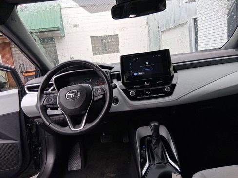 Used 2023 Toyota Corolla SE image 11
