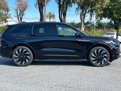New 2026 Lincoln Nautilus Reserve w/ Jet Appearance Package AWD/4WD image 3