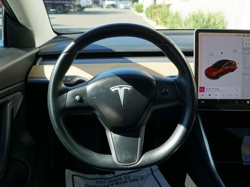 Used 2018 Tesla Model 3 Mid Range RWD image 36