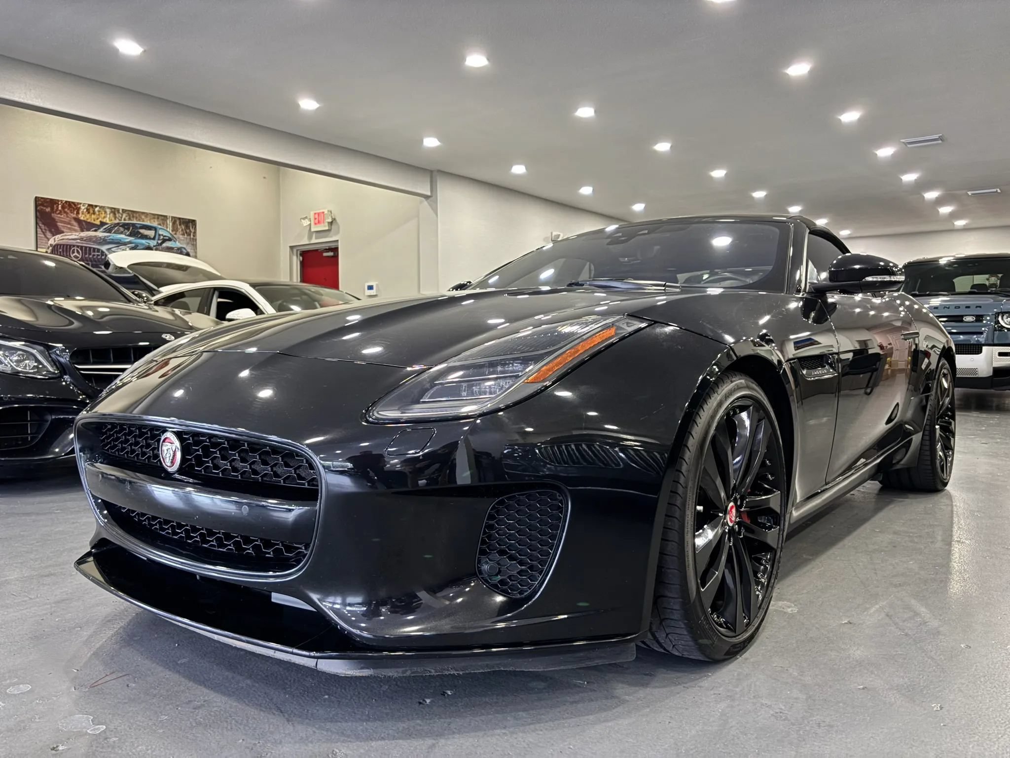Used 2020 Jaguar F-TYPE Convertible RWD image 3