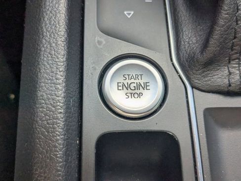 Used 2019 Volkswagen Atlas SE w/ Panoramic Sunroof Package image 29