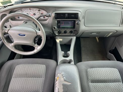Used 2003 Ford Explorer Sport Trac XLT image 10