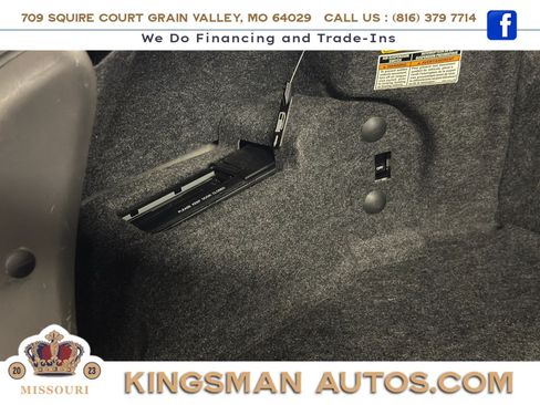 Used 2004 Lincoln Town Car Ultimate RWD image 7