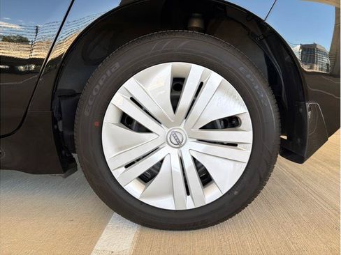 Used 2025 Nissan Leaf S FWD image 28
