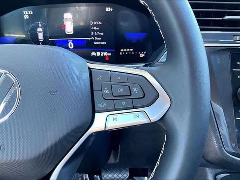 Certified 2023 Volkswagen Tiguan SE image 24