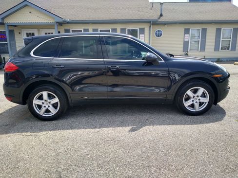 Used 2011 Porsche Cayenne image 9