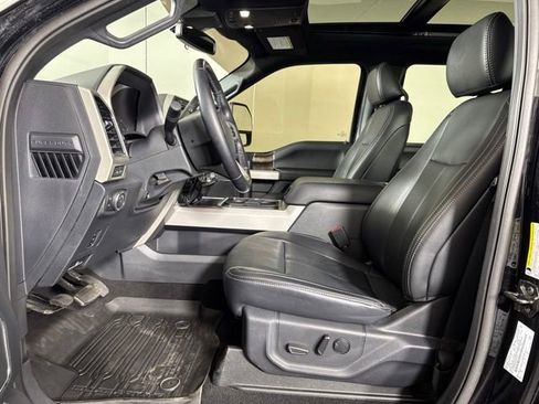 Certified 2022 Ford F250 Lariat w/ Black Appearance Package AWD/4WD image 11