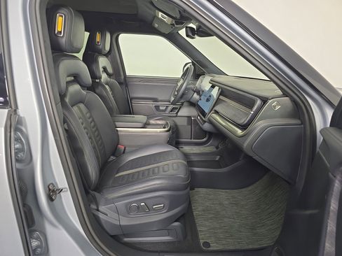 Used 2022 Rivian R1T Adventure image 23