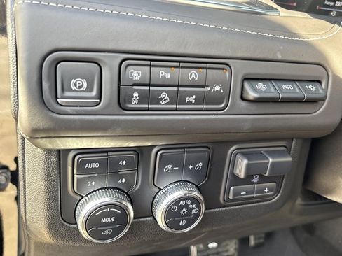 Used 2024 GMC Yukon Denali Ultimate image 32