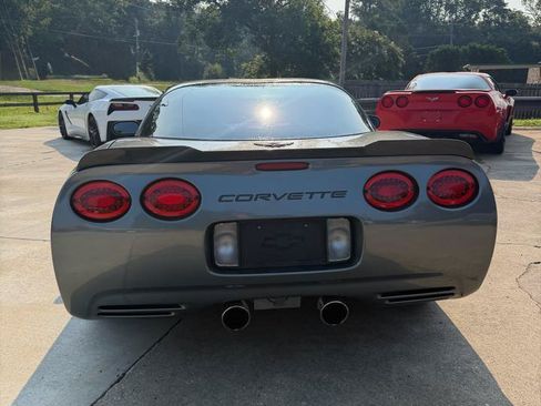 Used 2004 Chevrolet Corvette Coupe w/ Roof Package RWD image 19