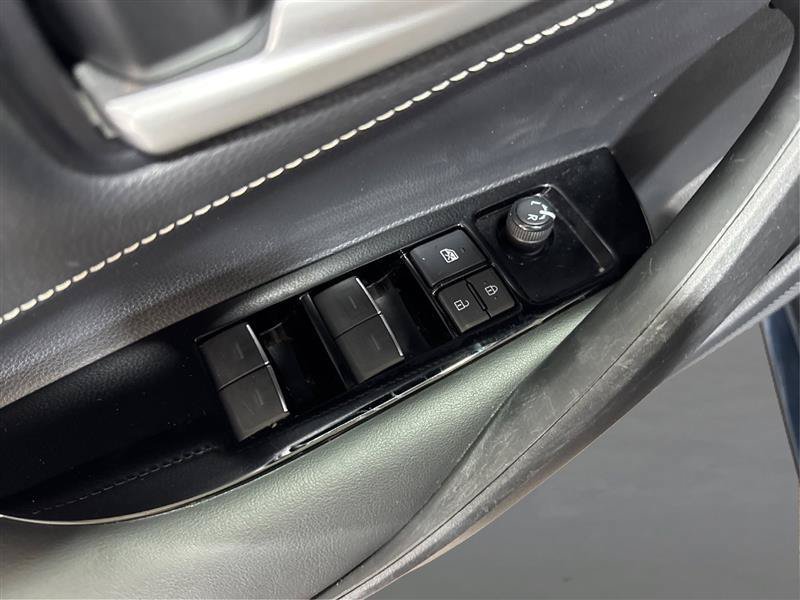 Used 2022 Toyota Corolla SE FWD image 28