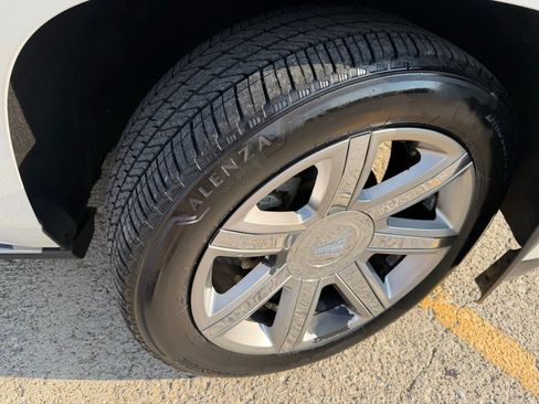 Used 2016 Cadillac Escalade Premium image 9