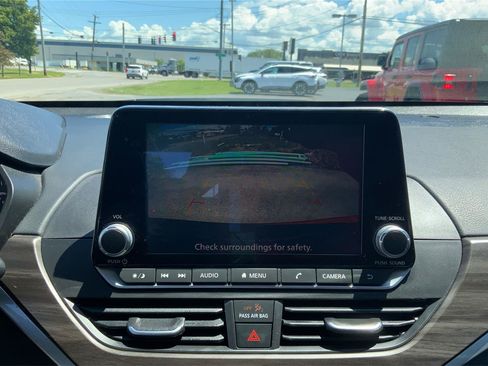 Used 2024 Nissan Altima 2.5 SV FWD image 31