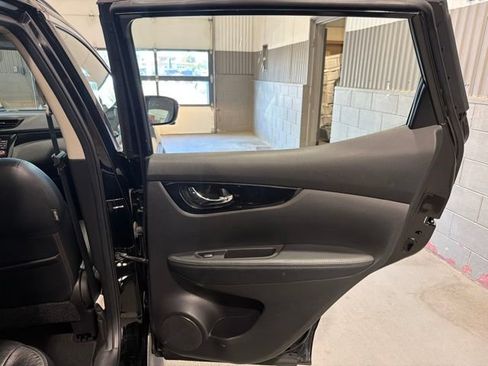 Used 2018 Nissan Rogue Sport SL AWD/4WD image 13