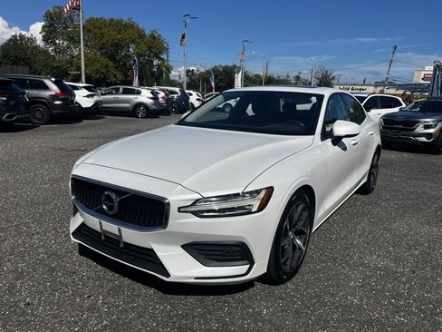 Used 2019 Volvo S60 T6 Momentum image 6