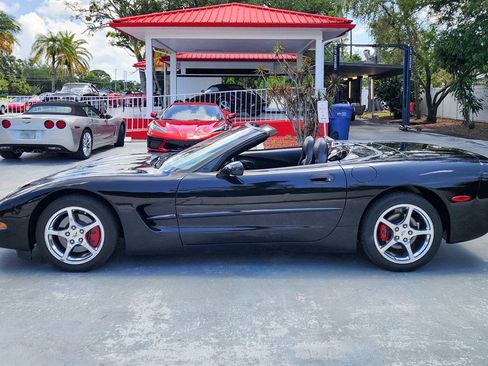 Used 2003 Chevrolet Corvette Convertible w/ Preferred Equipment Group1 RWD image 5