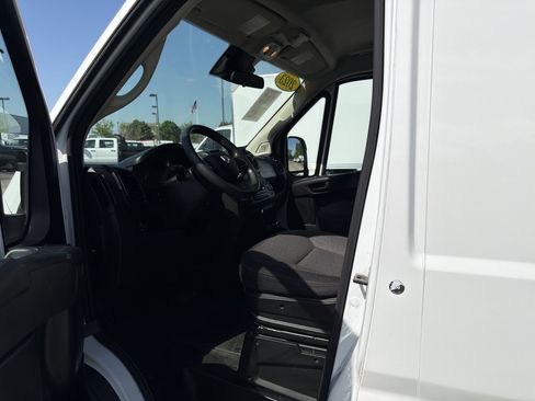Used 2023 RAM ProMaster 2500 FWD image 12