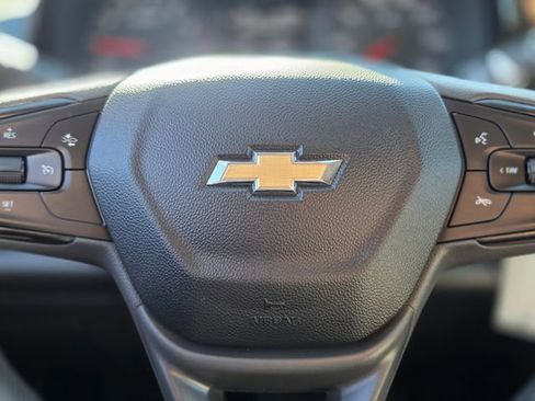 Used 2025 Chevrolet Trax LS image 23