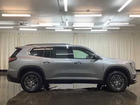 Used 2025 GMC Acadia Elevation image 5