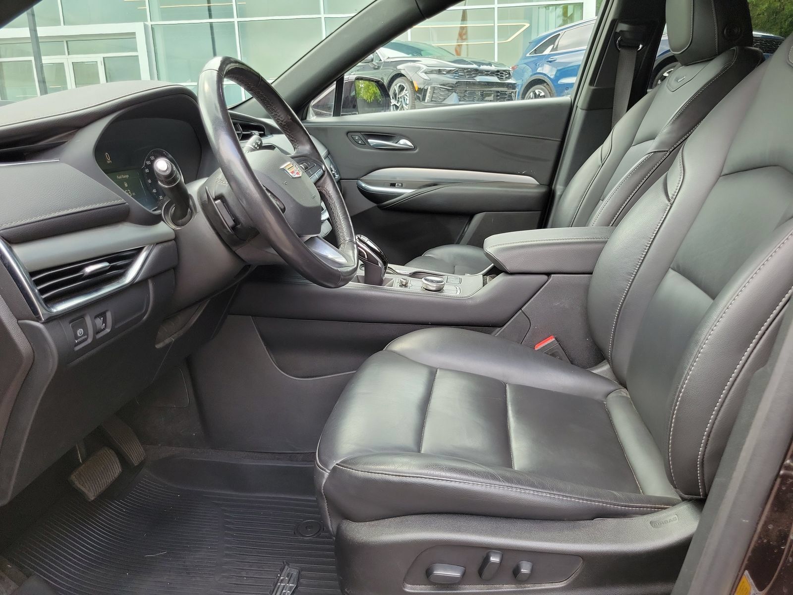 Used 2020 Cadillac XT4 Premium Luxury w/ Cold Weather Package FWD image 9