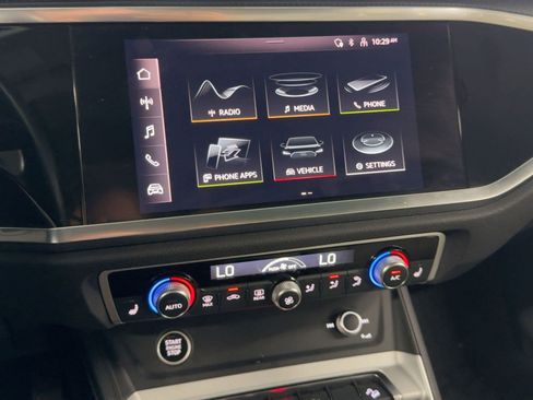 Used 2022 Audi Q3 2.0T Premium Plus w/ Premium Plus Package image 24