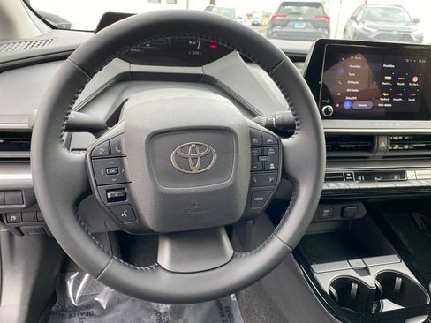 Used 2025 Toyota Prius LE image 28