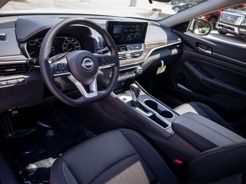 New 2025 Nissan Altima 2.5 SV w/ SV Special Edition Package image 6