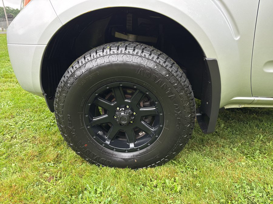 Used 2012 Nissan Frontier SV w/ SV Premium Utility Pkg AWD/4WD image 32