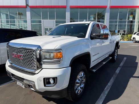 Used 2016 GMC Sierra 2500 Denali w/ Duramax Plus Package AWD/4WD image 13