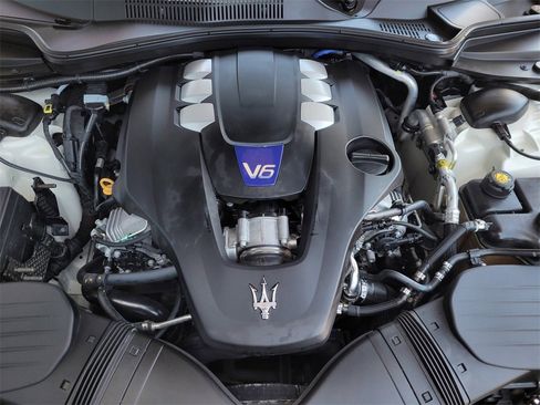 Used 2018 Maserati Quattroporte S GranLusso image 34