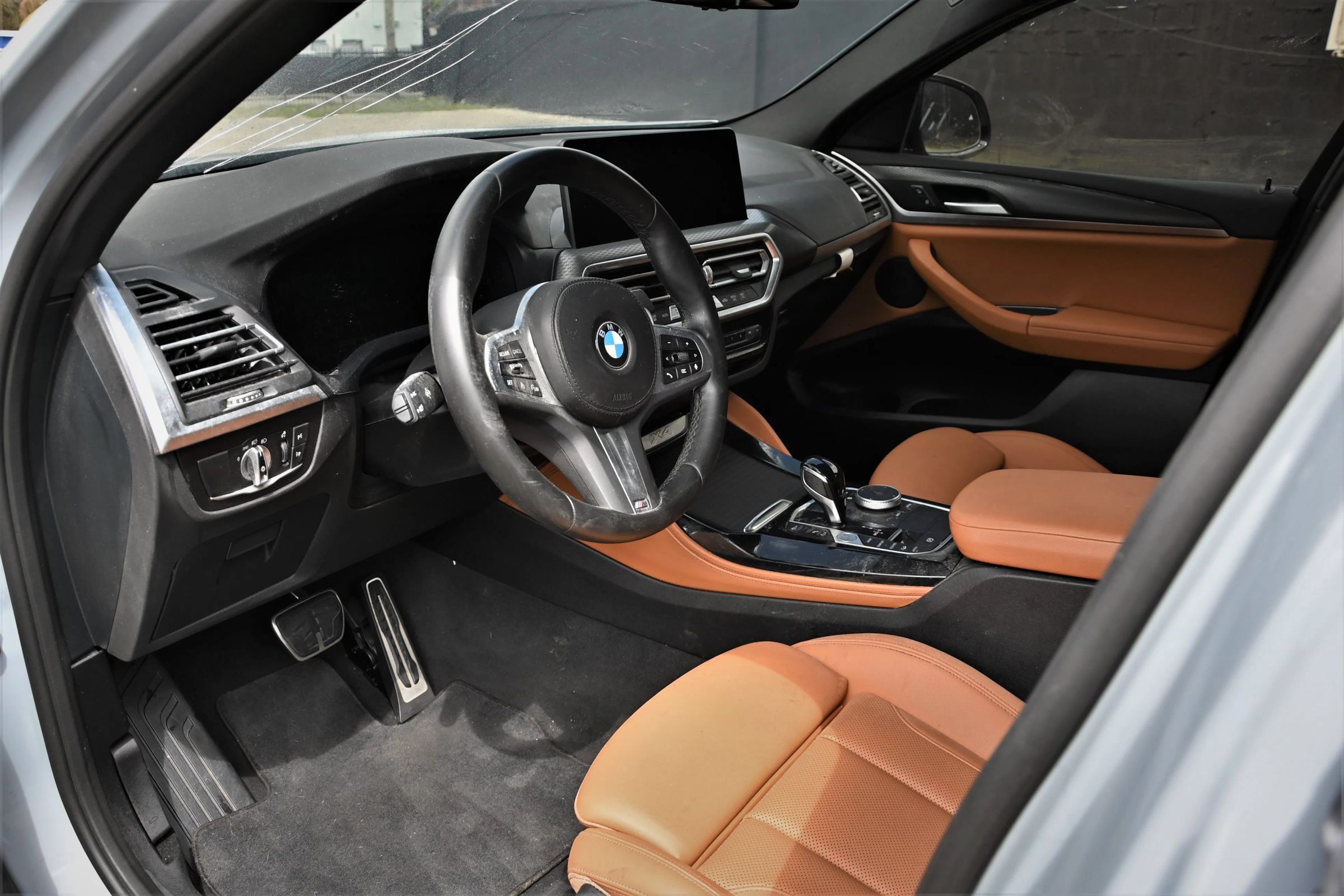 Used 2024 BMW X4 xDrive30i w/ M Sport Package AWD/4WD image 7
