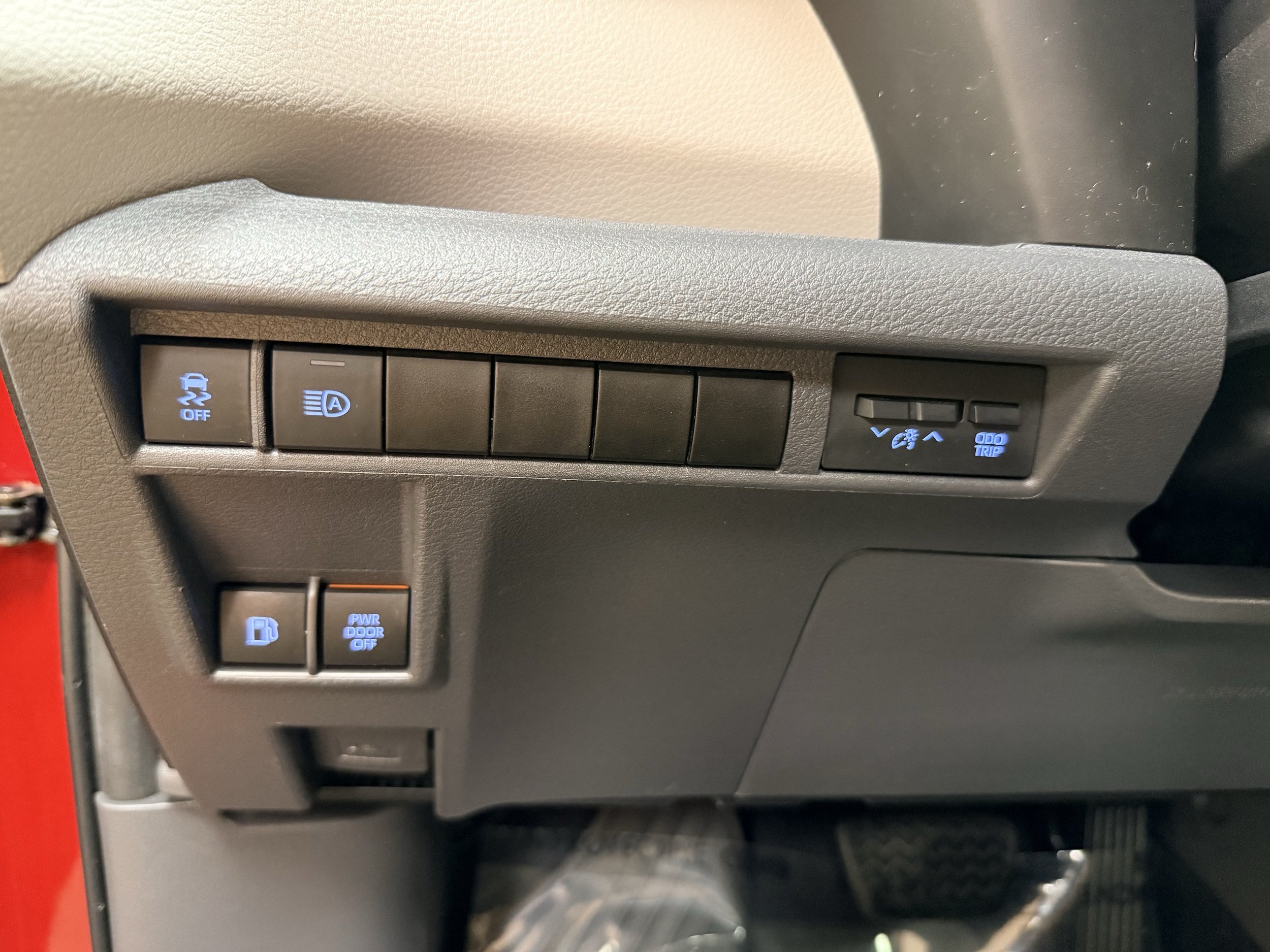 Used 2021 Toyota Sienna XLE w/ XLE Plus Package FWD image 12